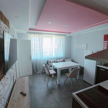 Апартамент Александрови Apartment Поморие Екстериор снимка